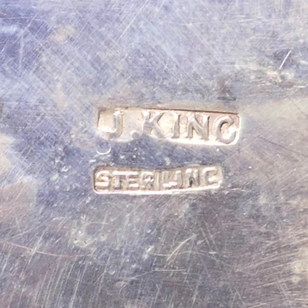 James King (Wellington) silver and agate buckle brooch, Image 1++